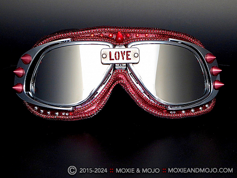 Moxie and Mojo Love Radiates Goggles