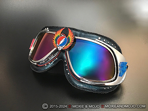 Moxie and Mojo Summer Tour Goggles
