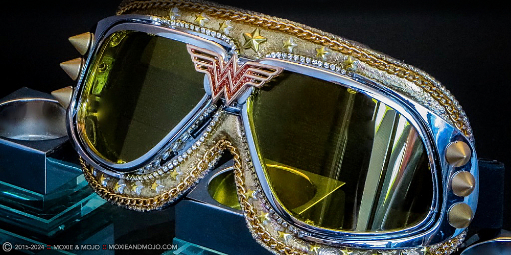 Moxie & Mojo  :: Wonder Woman - Gold Warrior