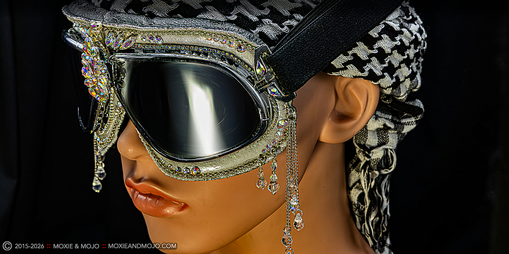 Moxie & Mojo  :: Diamond Drops